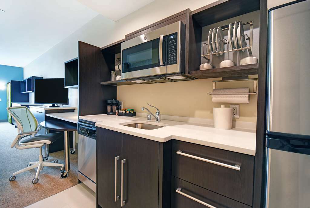 Home2 Suites By Hilton Beloit Room photo
