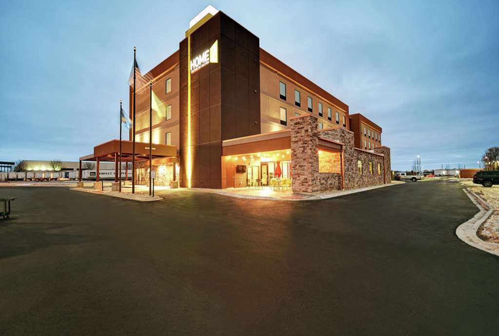 Home2 Suites By Hilton Beloit Exterior photo